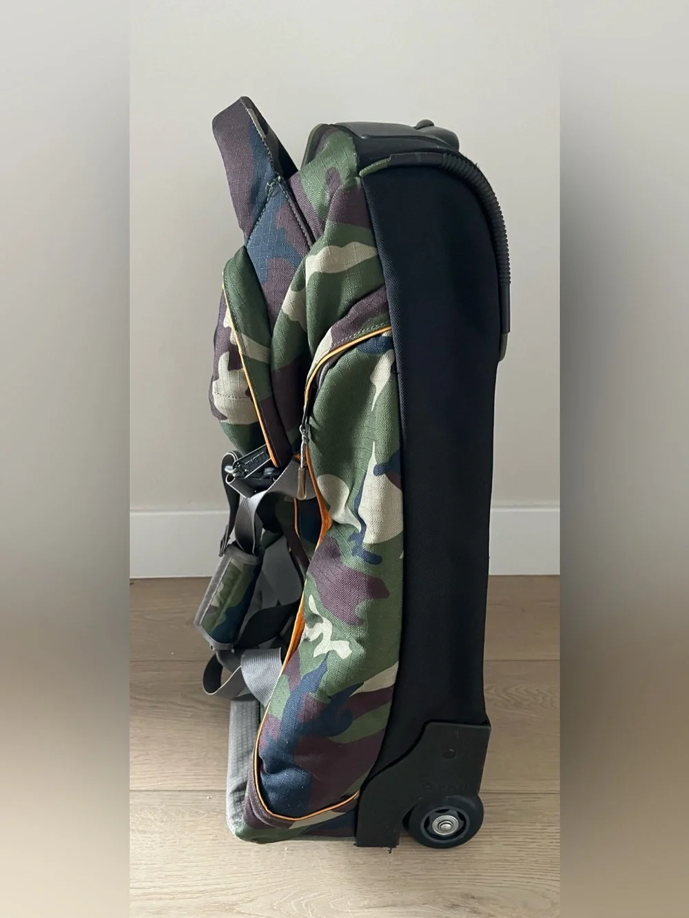 LL Bean Adventure Rolling Duffle Bag Medium 24